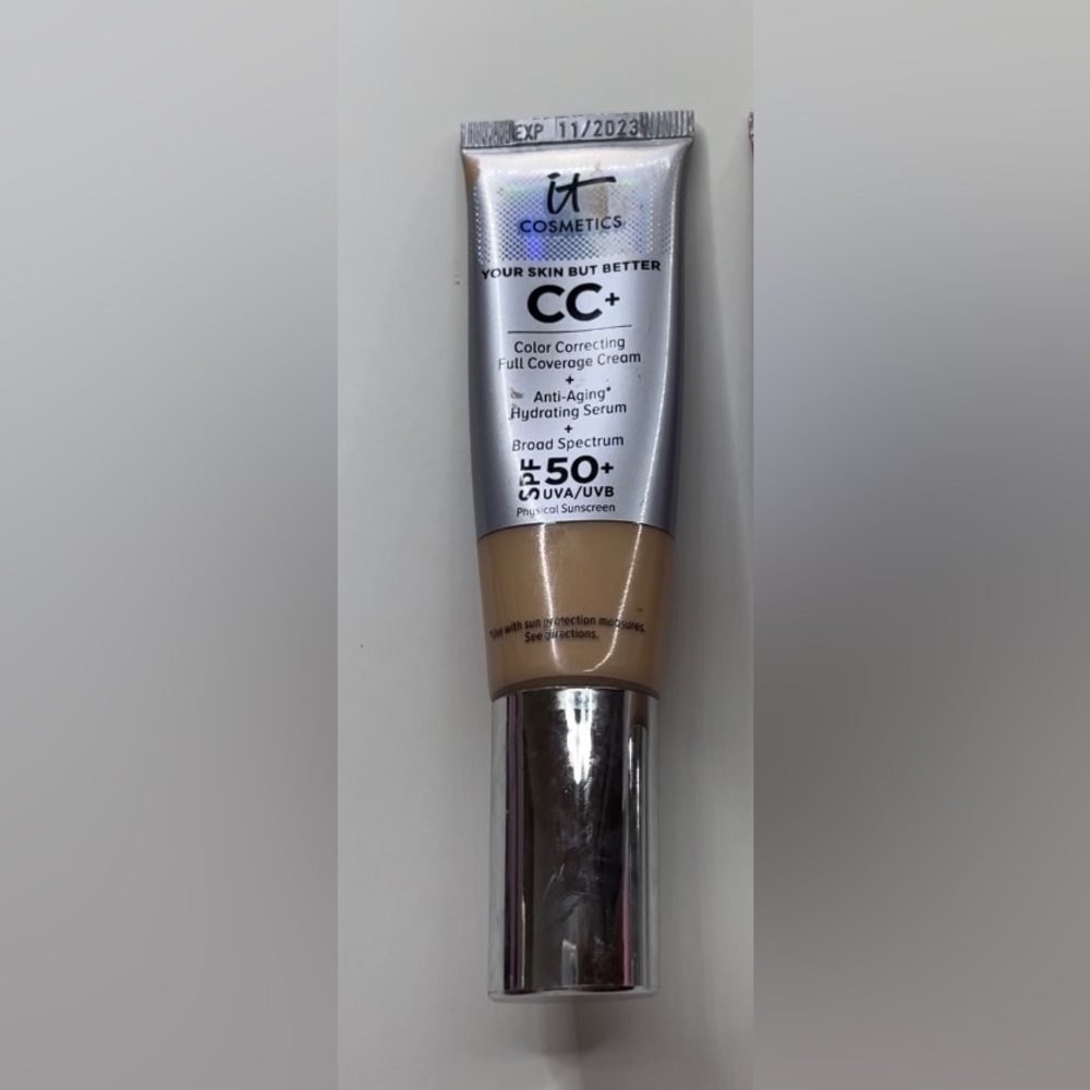 IT Cosmetics CC+ cream shade medium